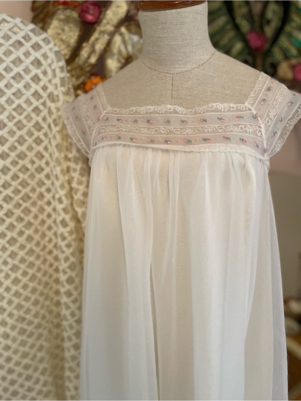 Komar Sheer White Double Layer Chemise with Pink Rosebud Floral Yoke Lace Hem M